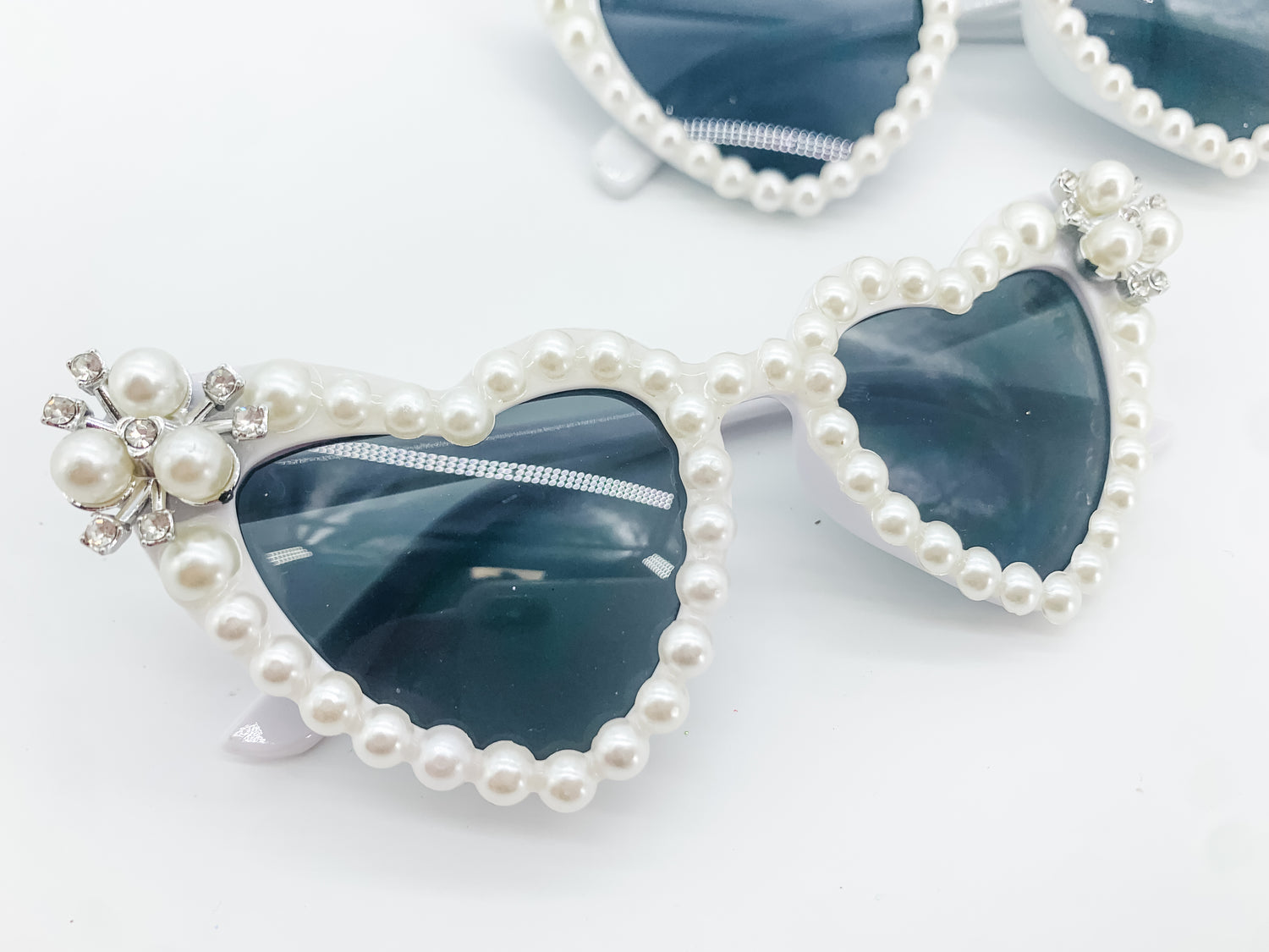 KIDS SIZE Pearl cabochon heart Sunglasses